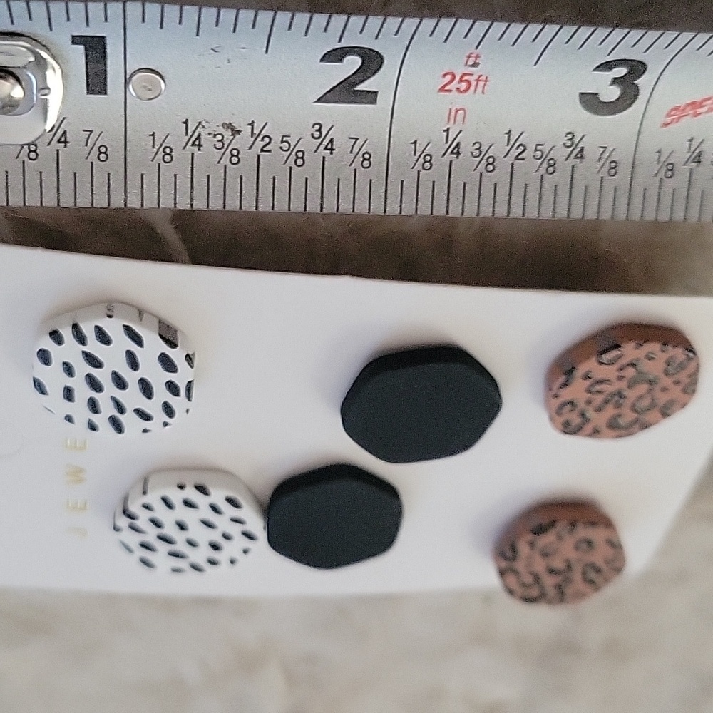 2/$15 Geometric Stud Earring - Picture 3 of 5